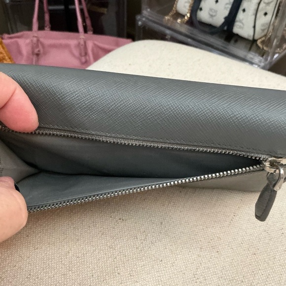 Large Prada with Saffiano Leather with Cream & /Pale Pink interior. - Picture 8 of 16